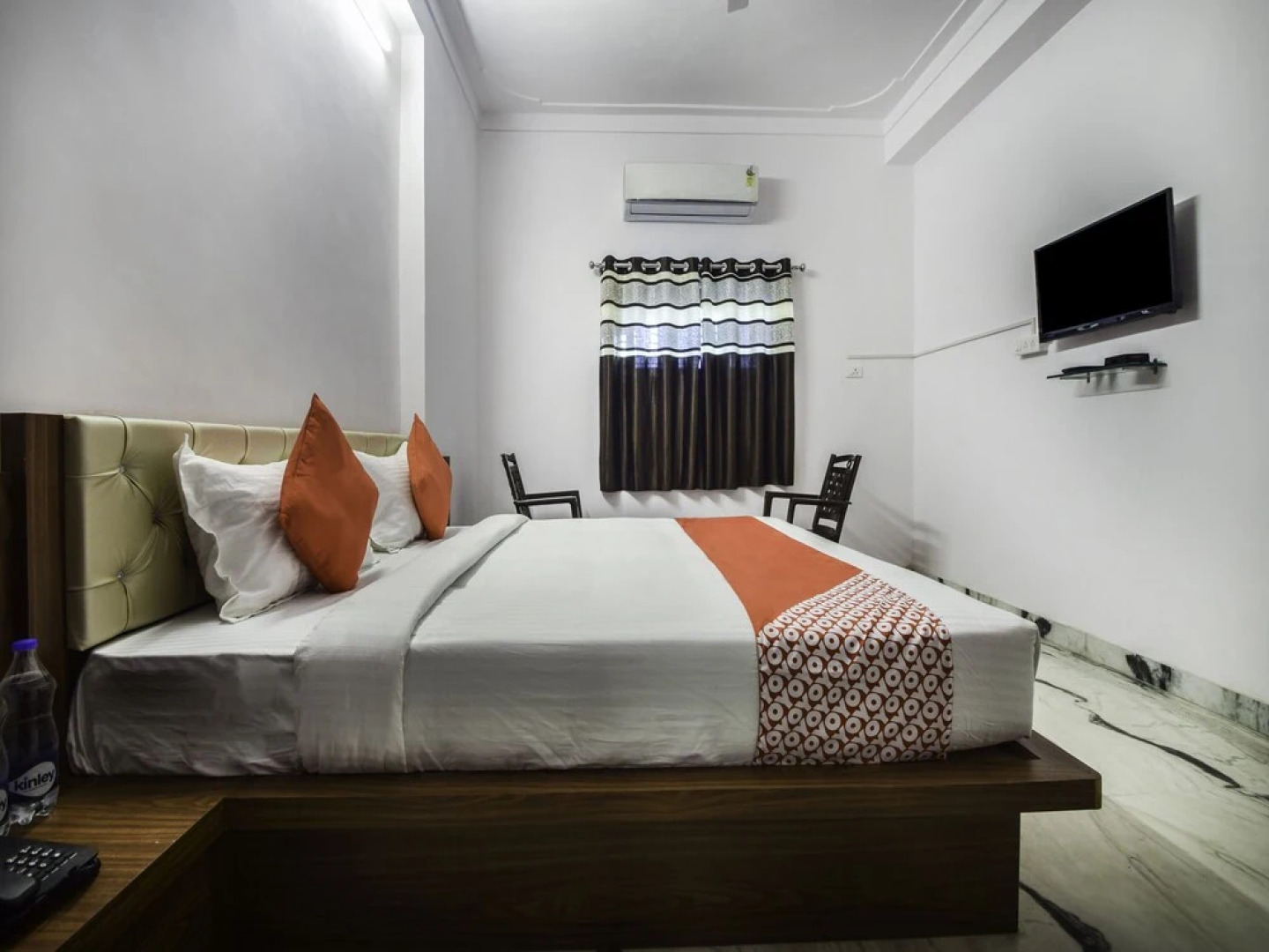 OYO 27626 Hotel Moonlight