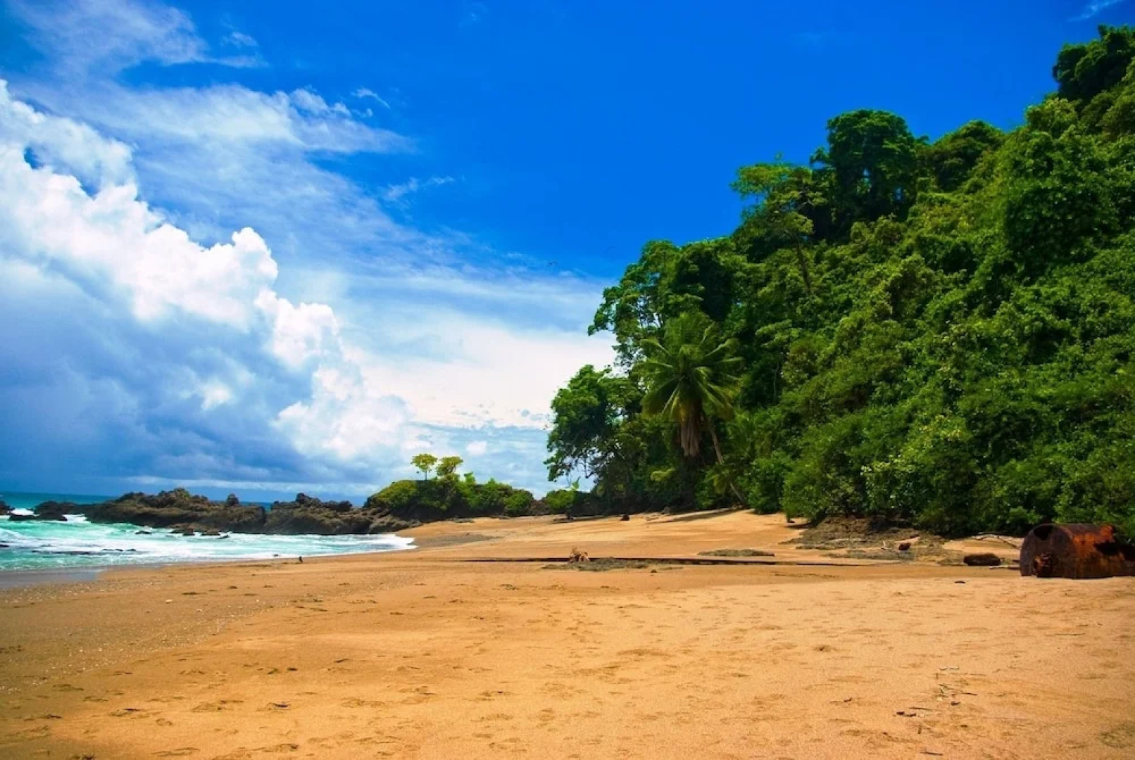 Tropical Sands Dominical Eco Inn