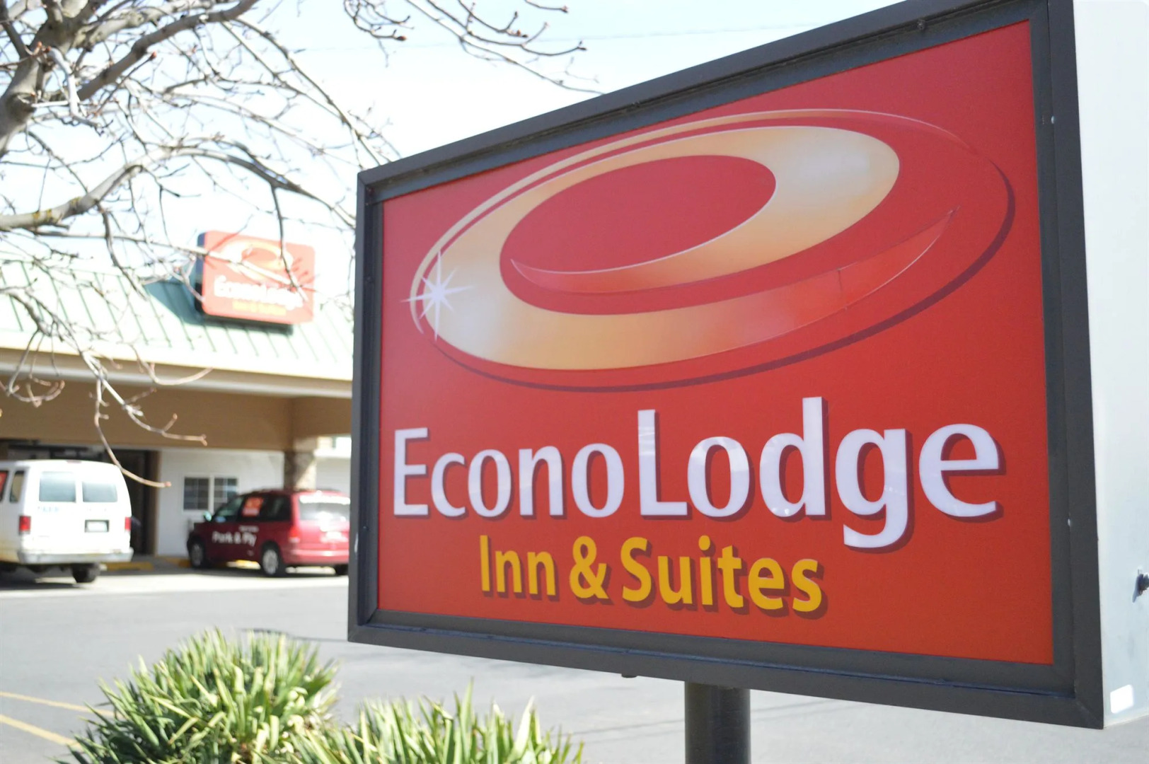 Econo Lodge & Suites Spokane