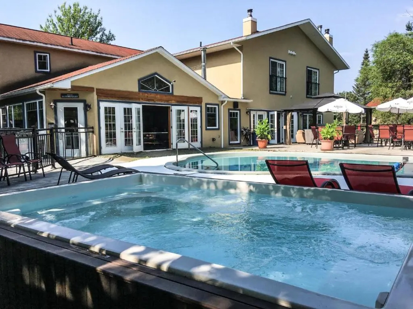 Le Montagnard – Auberge/Hôtel & chalets