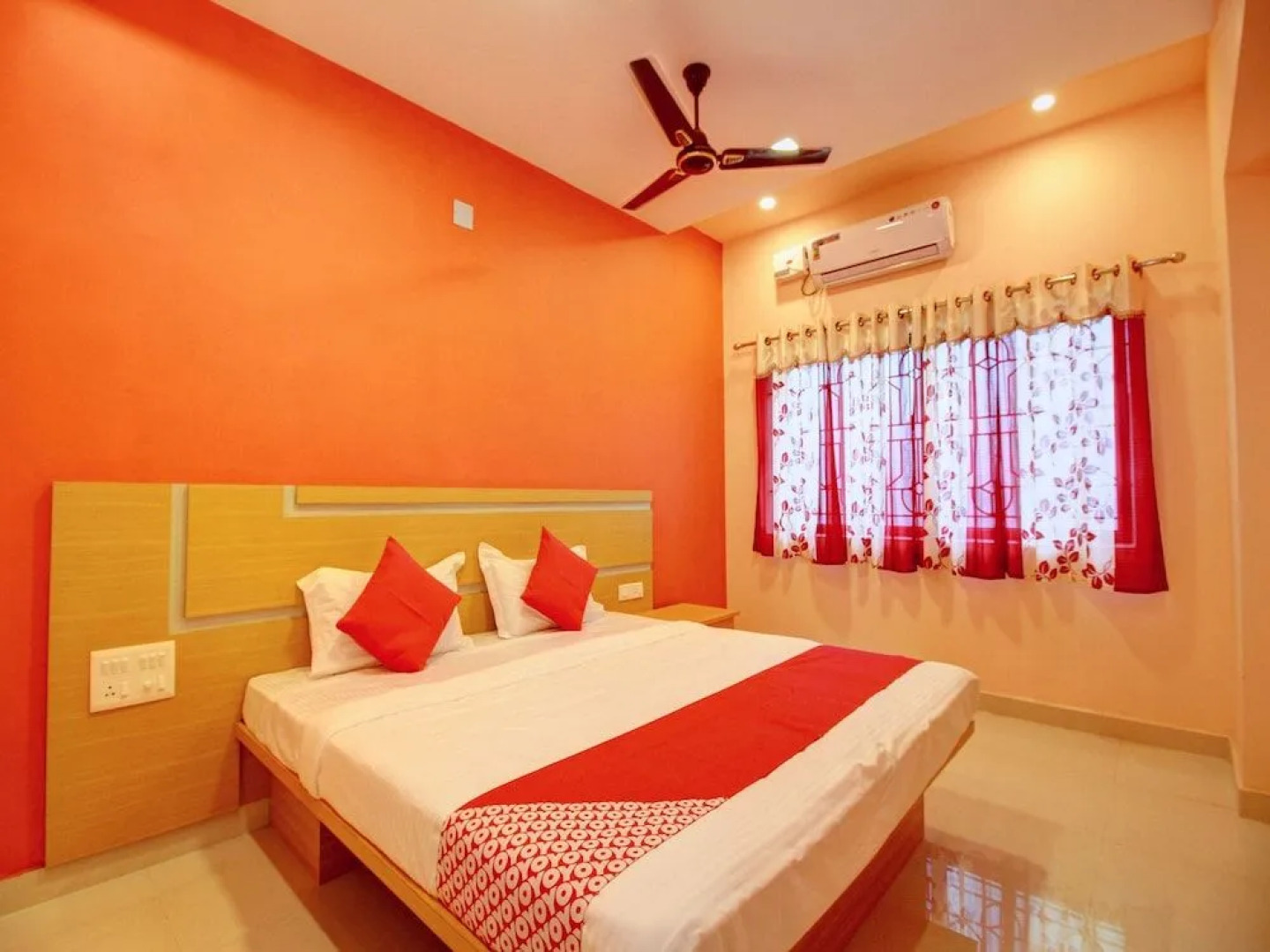 Capital O 13489 Garuda Comforts