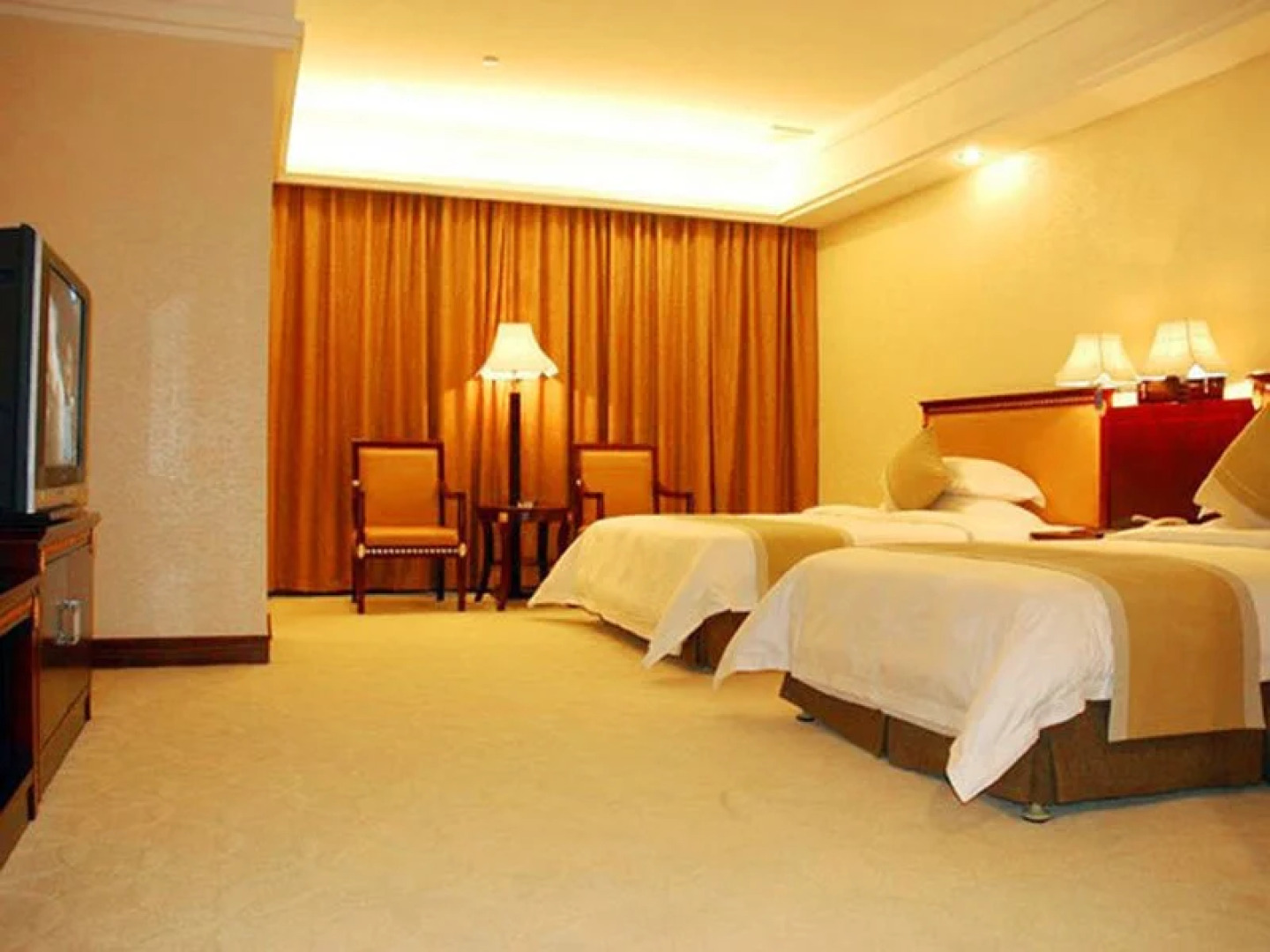 东莞怡安大酒店(雁田店)