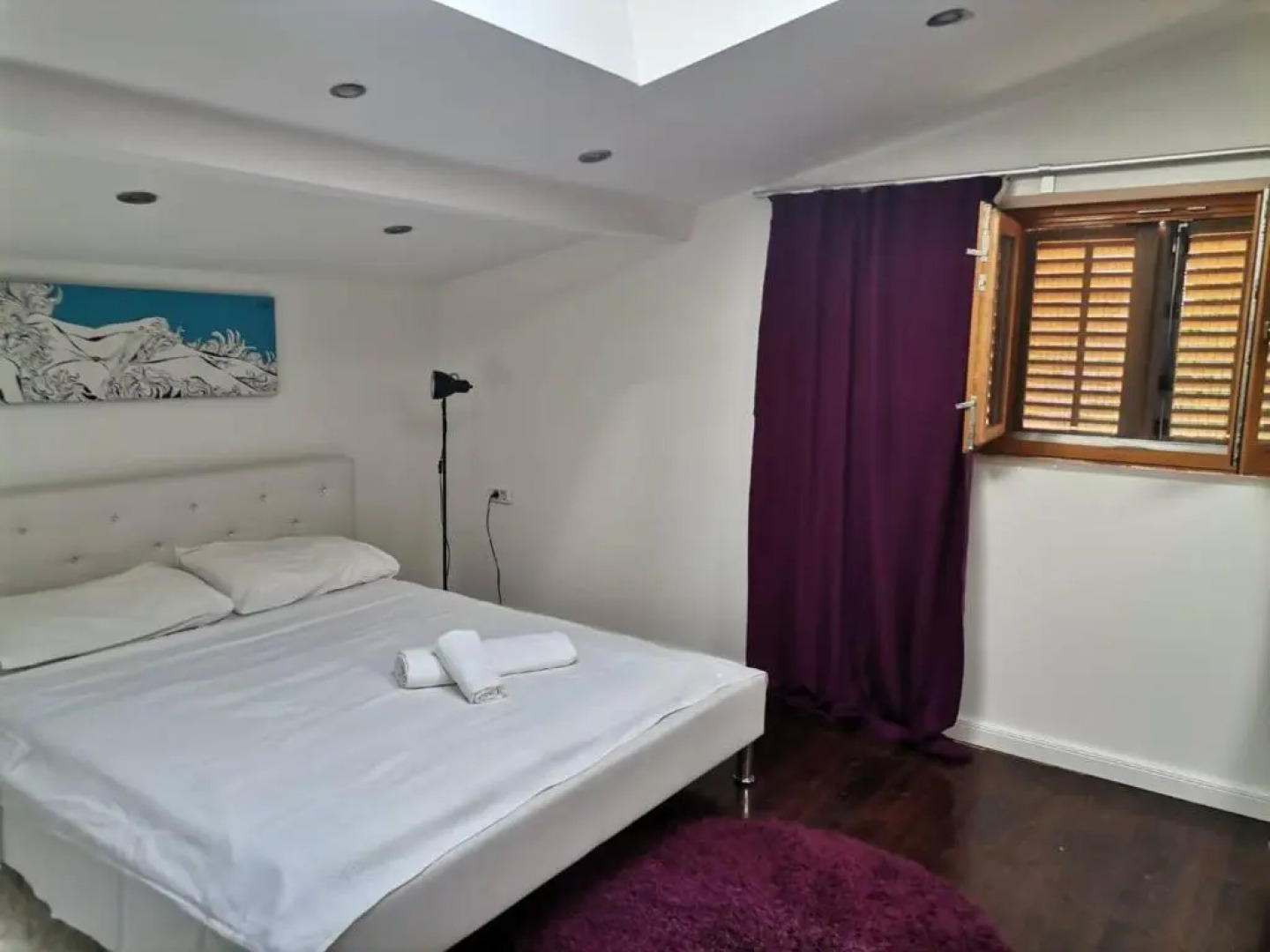 Cheerful Holiday House Illuminosa