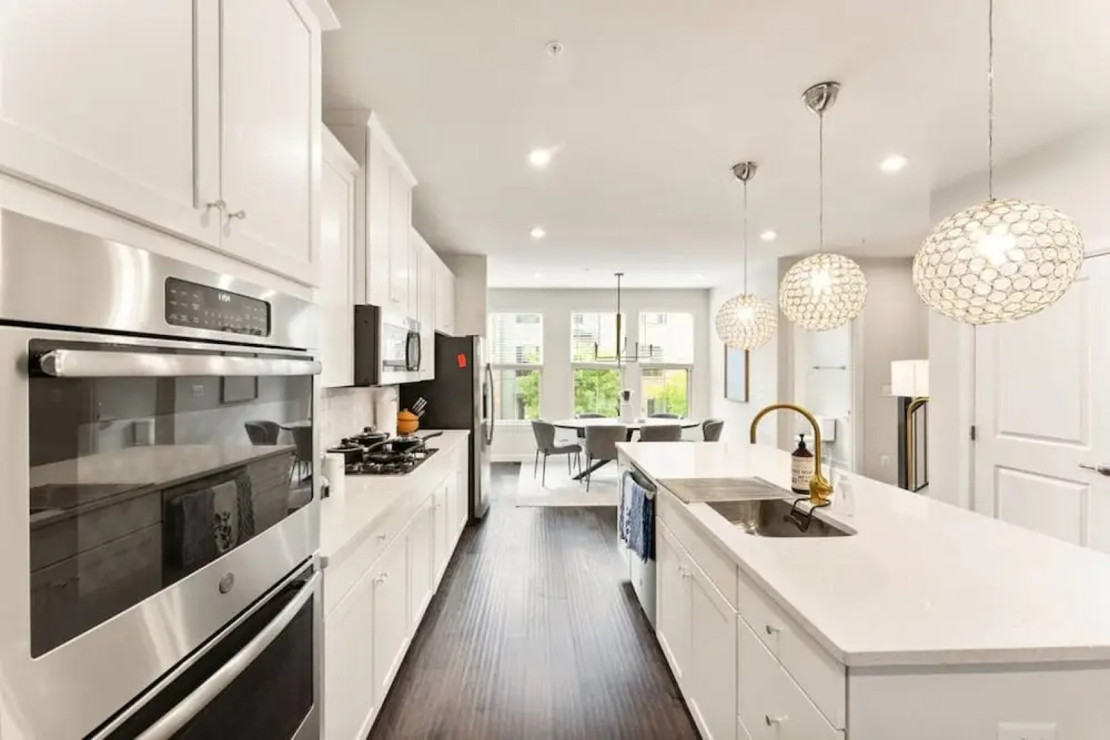 Ashburn 4-br Homestay Close to Dulles Metro