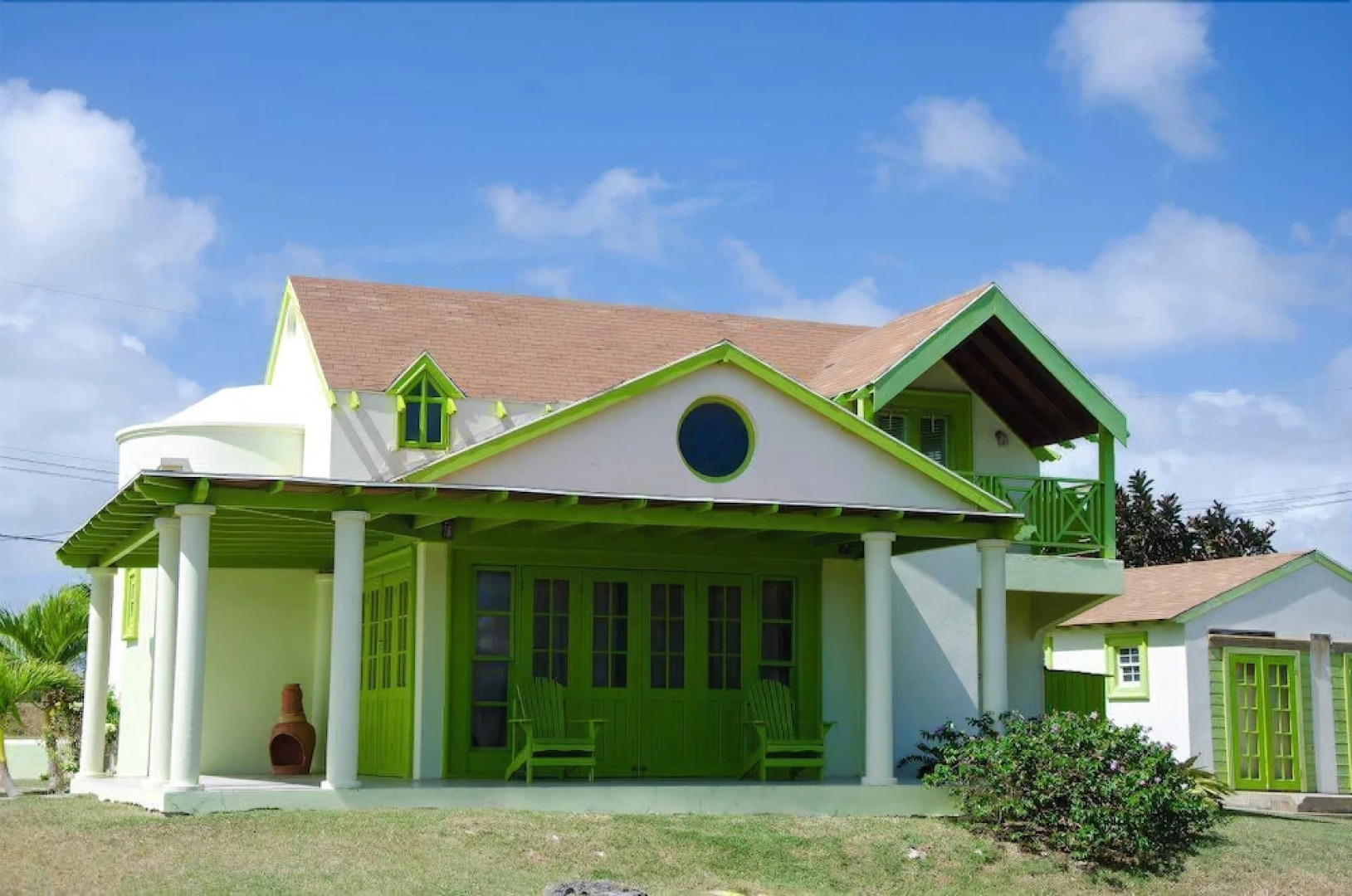 Beautiful Luxury two Bedroom Seaside Cottage at The Crane