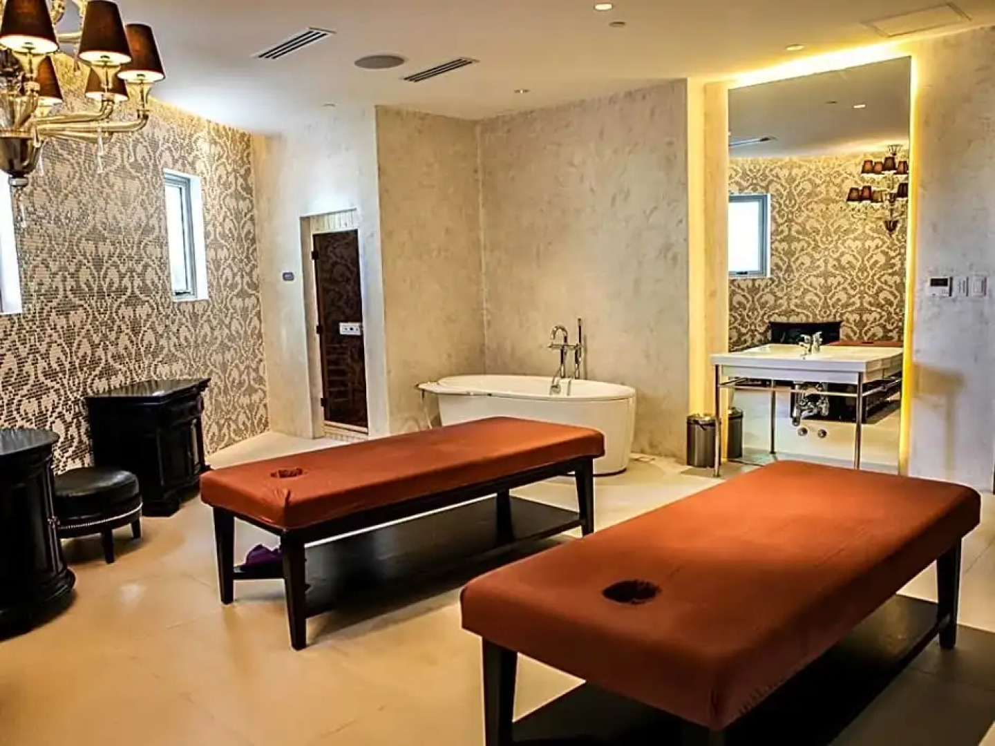 Siglo Suites @ The Azure Urban Resort Residences