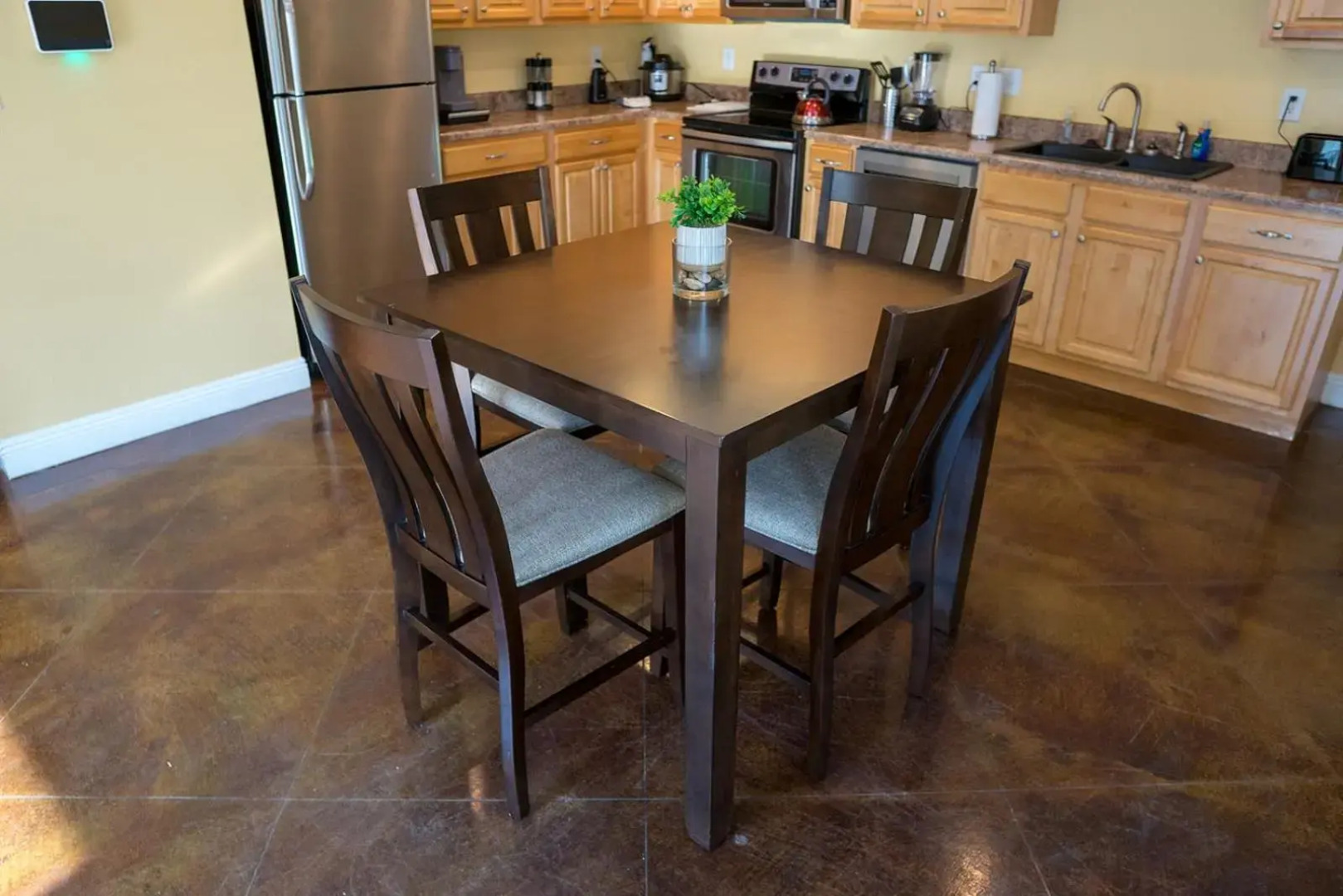 Gorgeous 3 Beds 2 Bath Home Perfect for Long Stays -E-