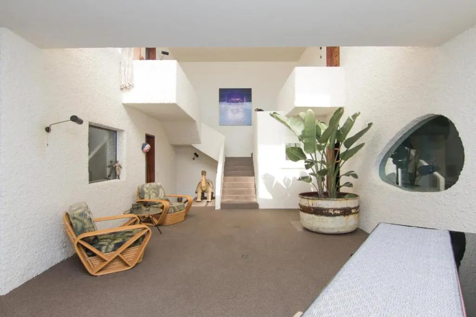 Exclusive Design Villa : 1080 m2, oceanfront, 2 swimming pools.