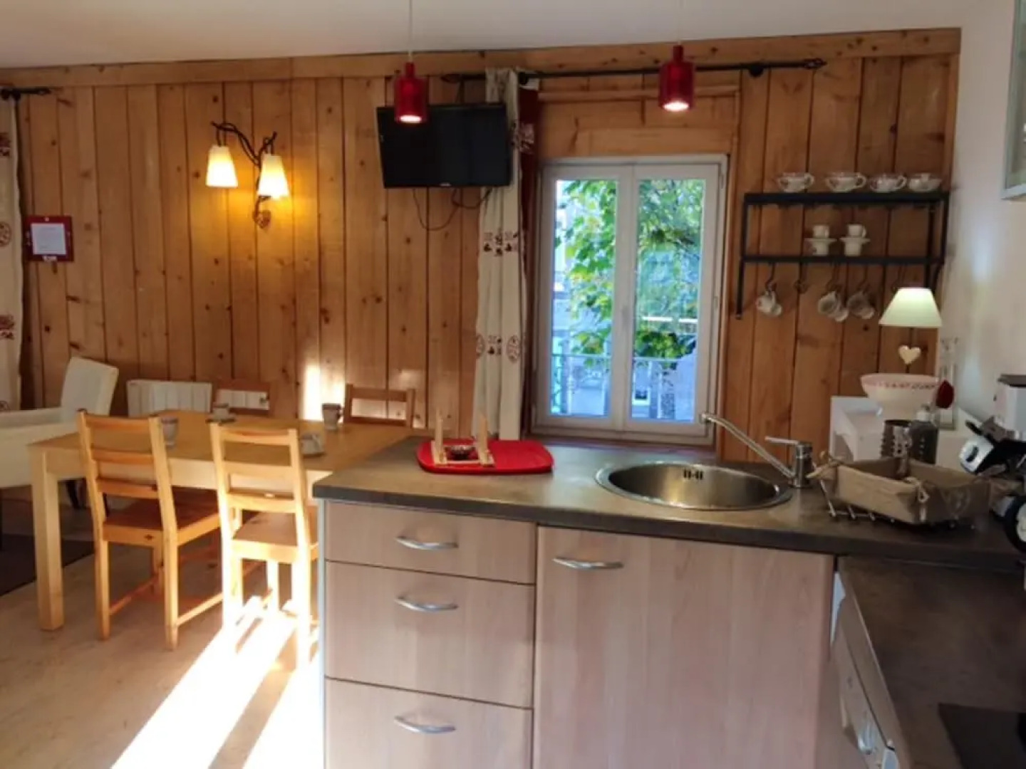 Apartment With 2 Bedrooms in Le Mont-dore, With Wonderful Mountain View and Wifi - 3 km From the Slopes