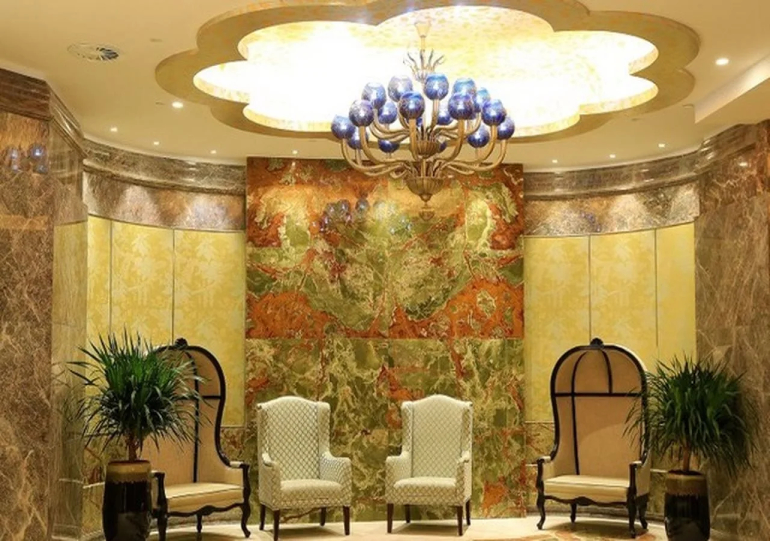 Royal Seaside Resort Hotel