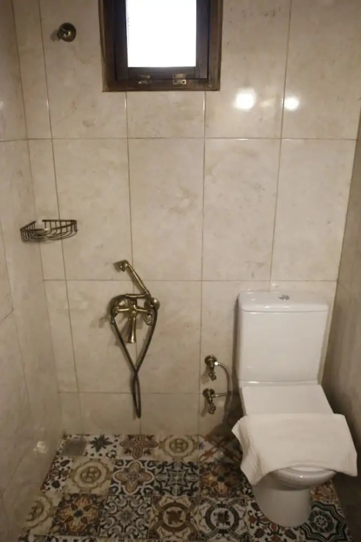 Shiraz Hotel & Restaurant