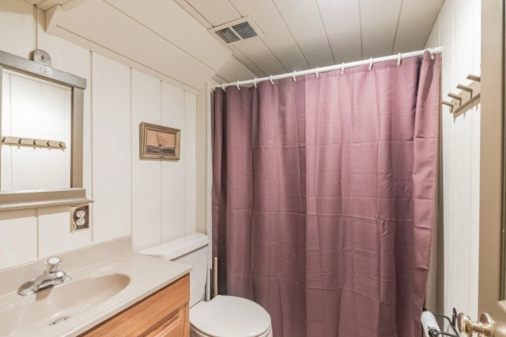 Beautiful Villa In The Heart Of Historic Downtown Bel Air! 3 Bedroom Villa by Redawning