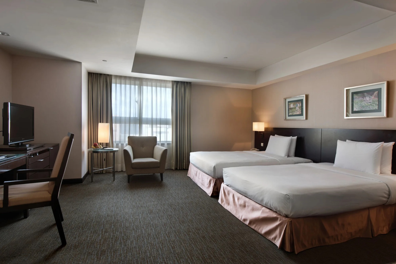 Lakeshore Hotel Metropolis I