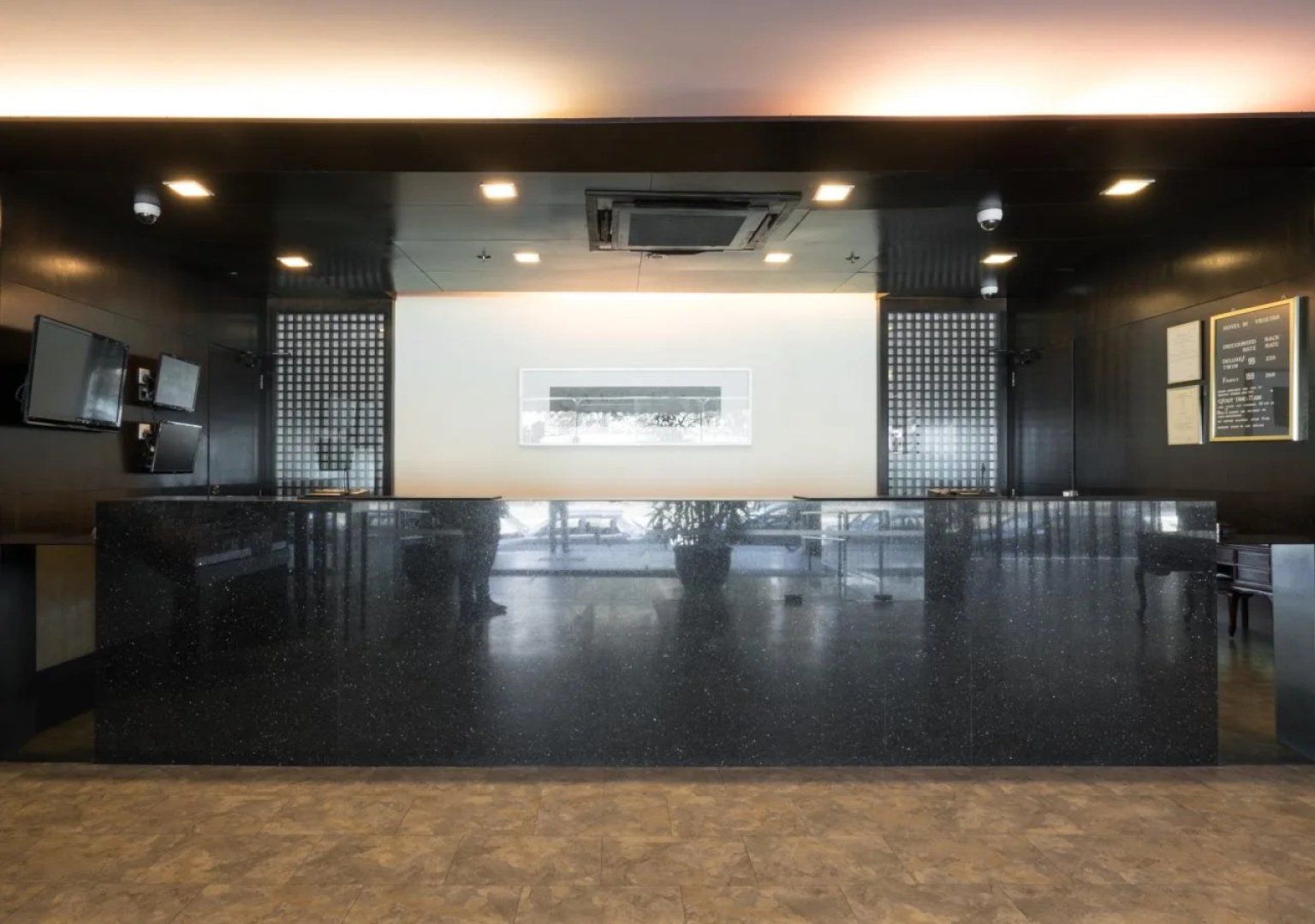 Hotel 81 Tristar