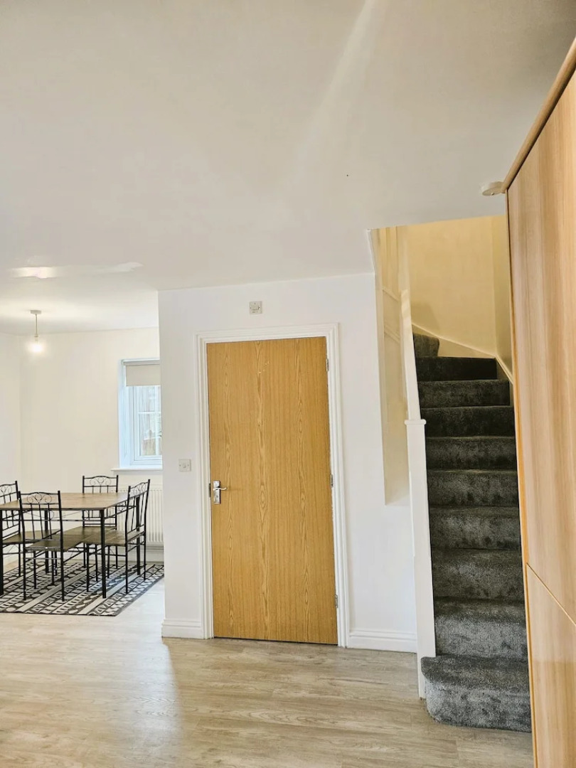 Impeccable 2-bed House in Basildon