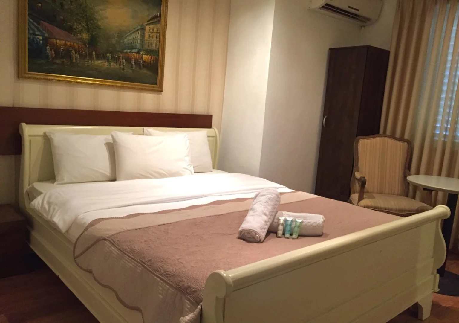 Sea Side Hotel