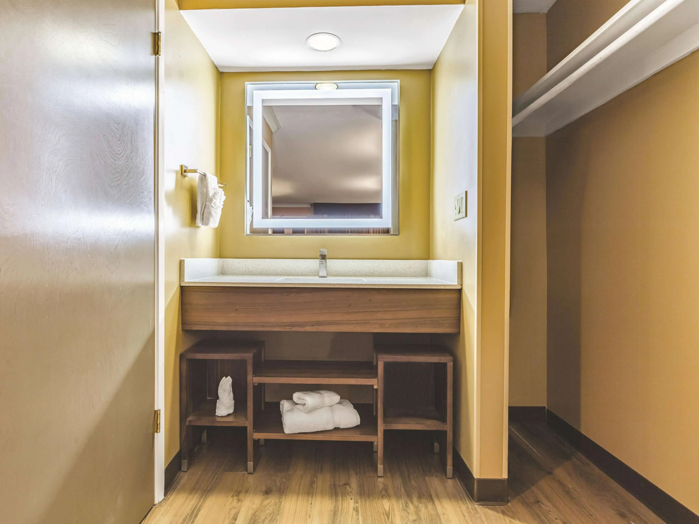 La Quinta Inn & Suites by Wyndham San Francisco Airport West