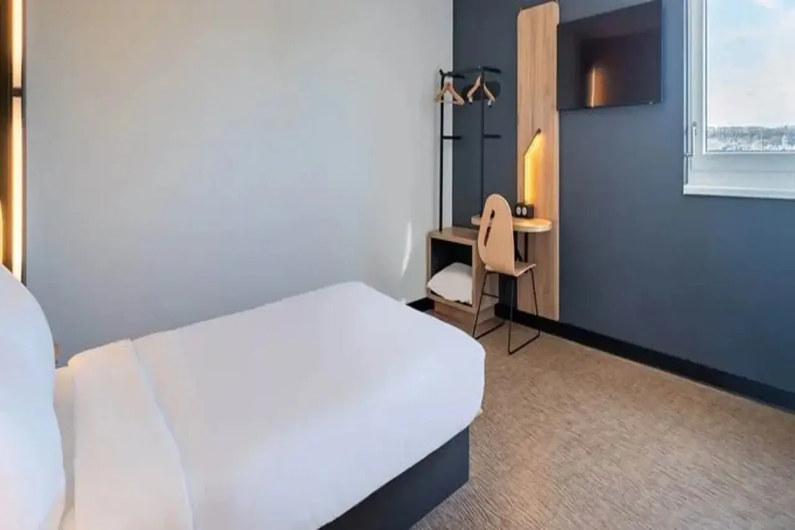 B&B HOTEL Massieux Genay