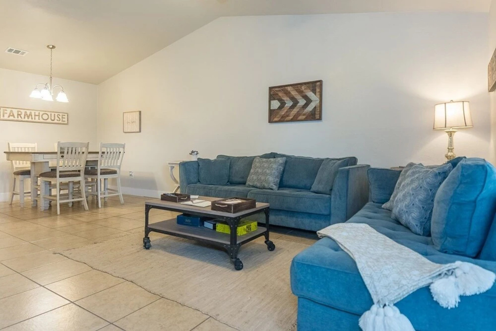 Fredericksburg Fun 3 Bedroom Apts by Redawning