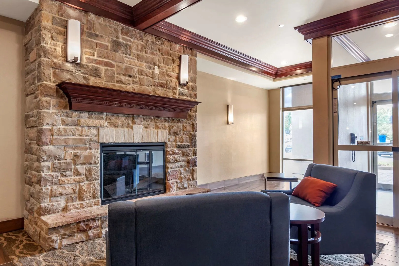 Holiday Inn Express & Suites Milwaukee Nw Park Place by IHG