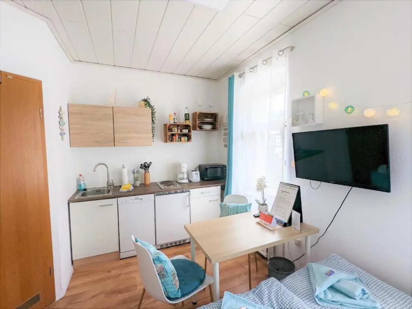 Helle gemütliche Wohnung mit Terrasse und Pool - H2