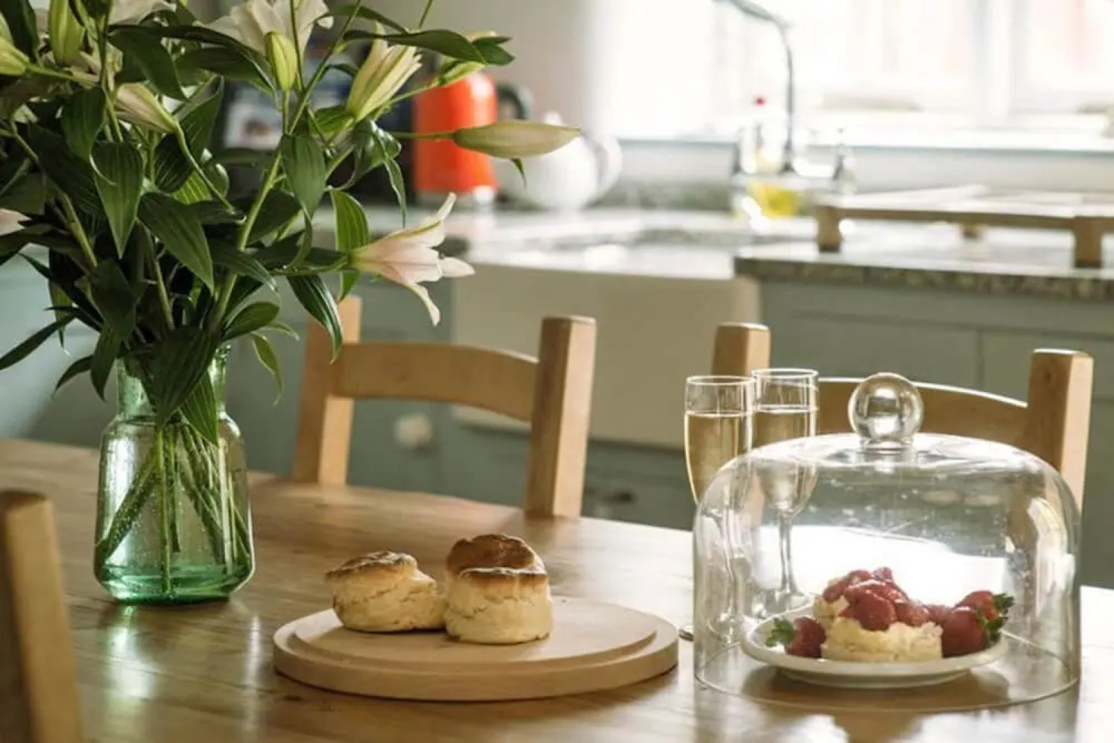 Superb detached Grade II conversion of an original Apple Mill with hot tub & FREE membership to nearby Leisure Club