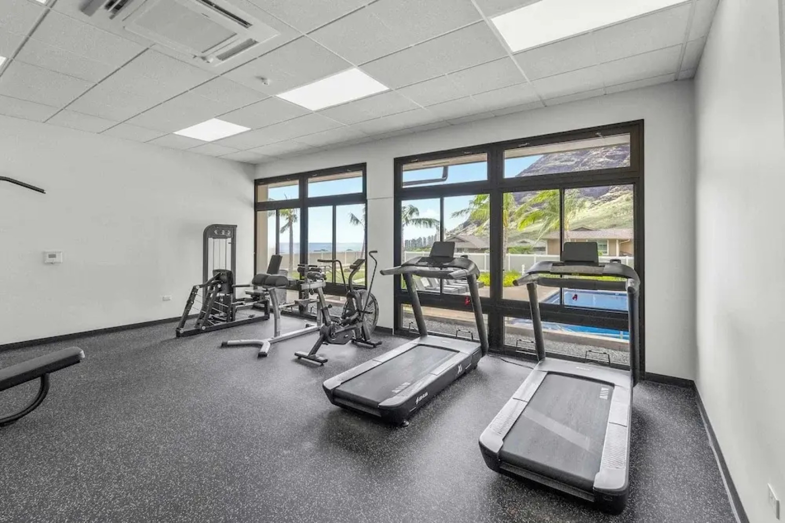 Ocean Views, Modern New Build, Yard 10min to Beach Ocean Escape by Avantstay