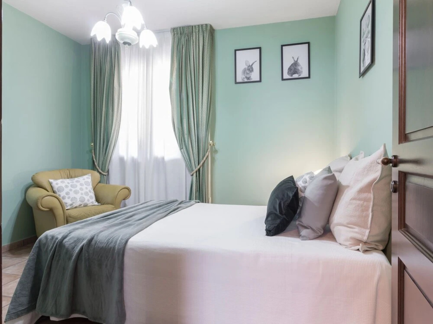 Beautiful Villa With Private Swimming Pool and Close to the sea