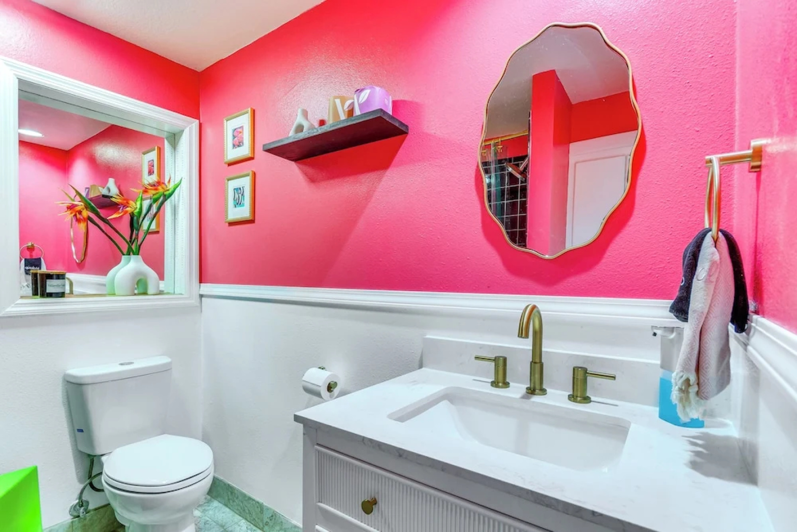 Retro-tropical Pensacola Home - 3 Mi to Downtown!