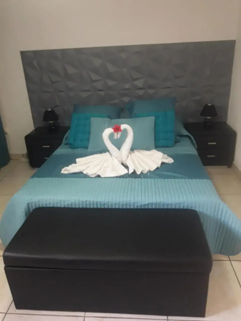 Coquet F2 Climatise Avec Piscine Au Lamentin