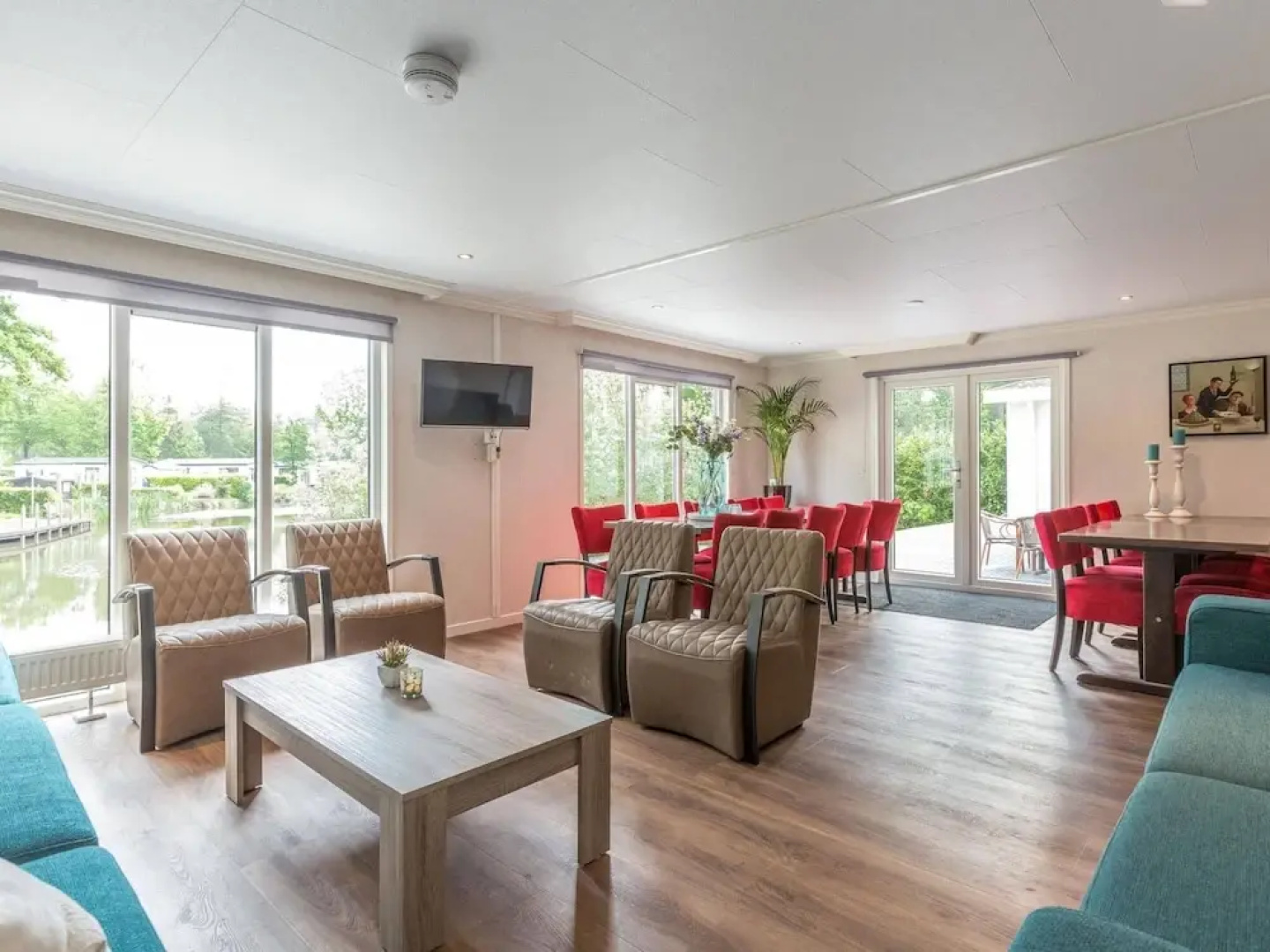 Beautiful House With Sandy Beach, Near Giethoorn