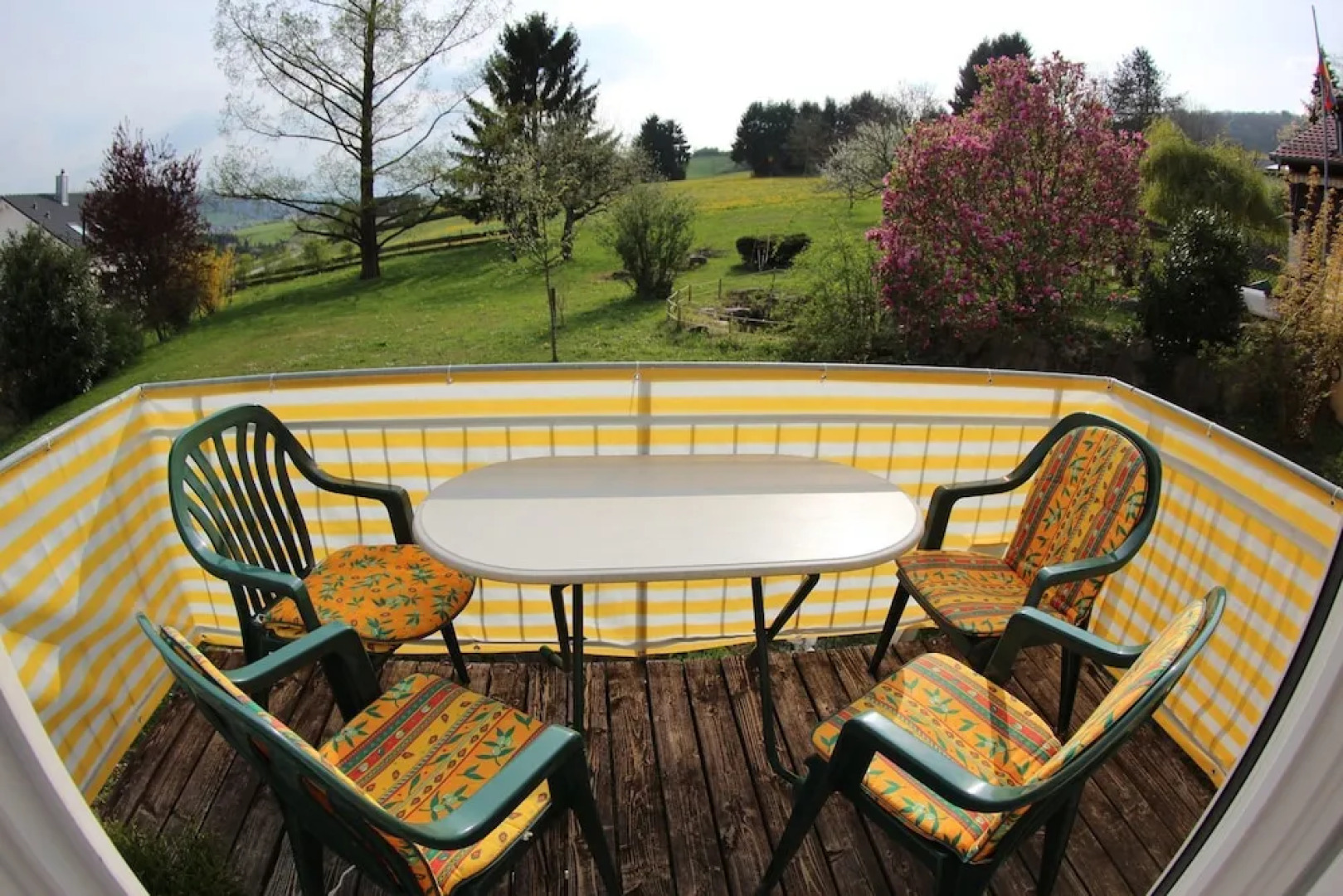 Zauberhafte Ferienwohnung am Schönberg