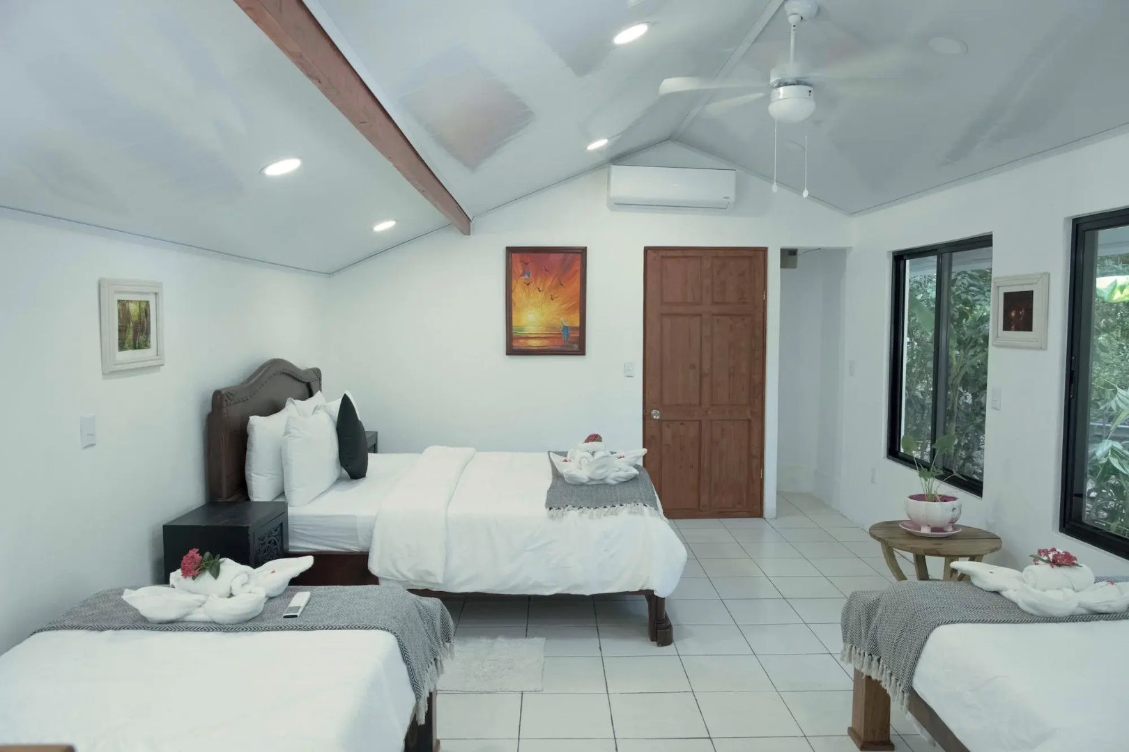 Jungle's Edge: Jiu-Jitsu, Muay Thai & Yoga Retreats