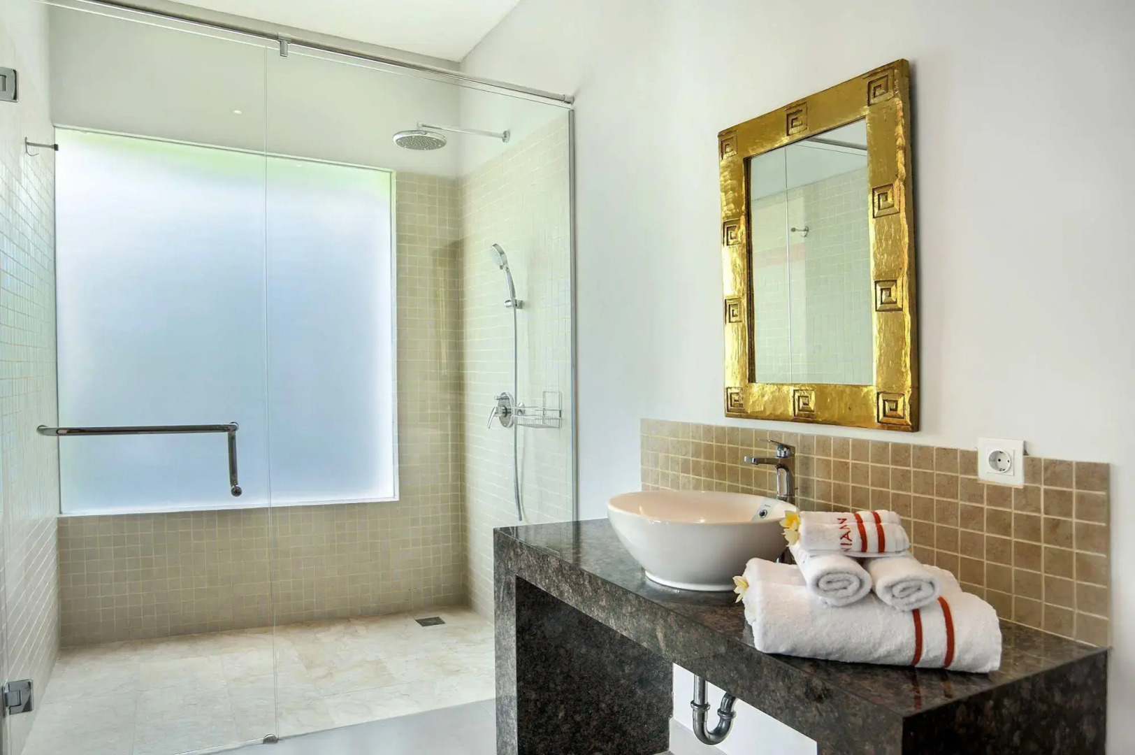 Villa Yenian by Villa Finder