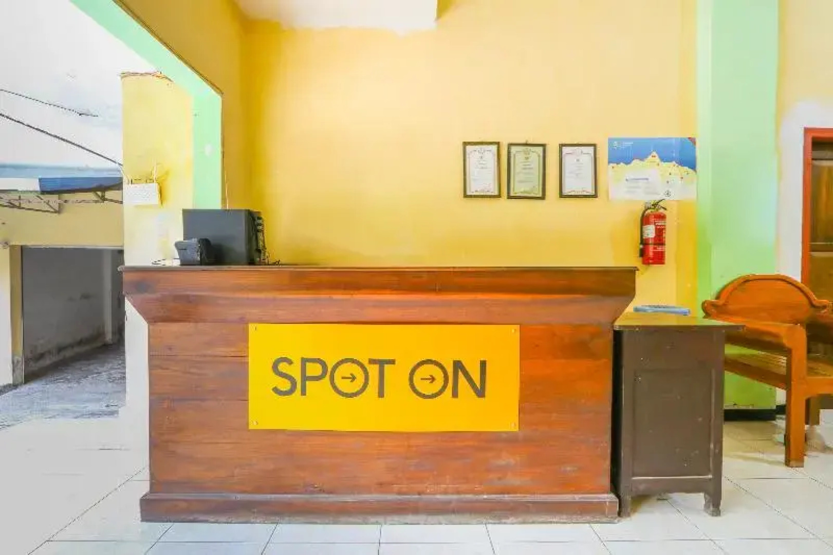 SPOT ON 2422 Hotel Moga Sari