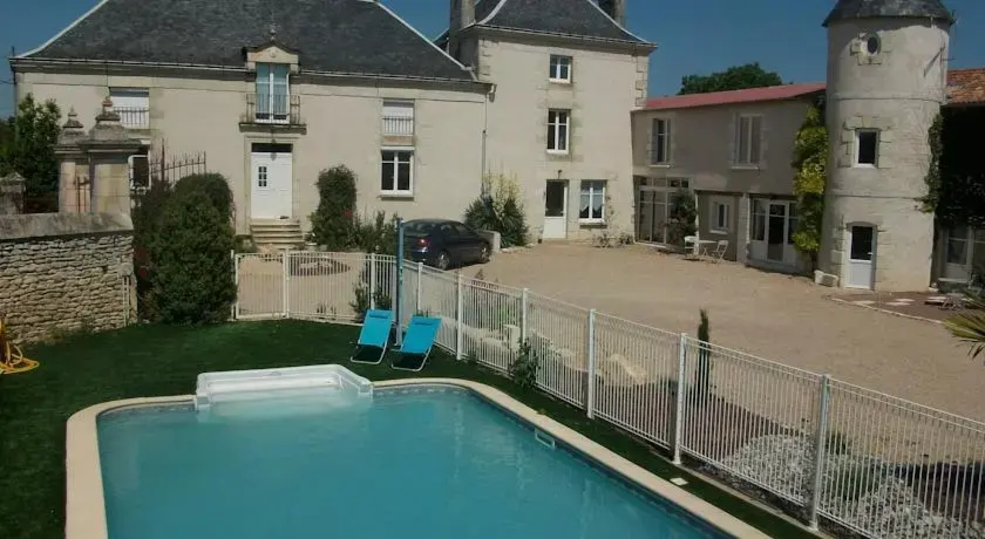 Chambres dHôtes Logis des Deux Tours