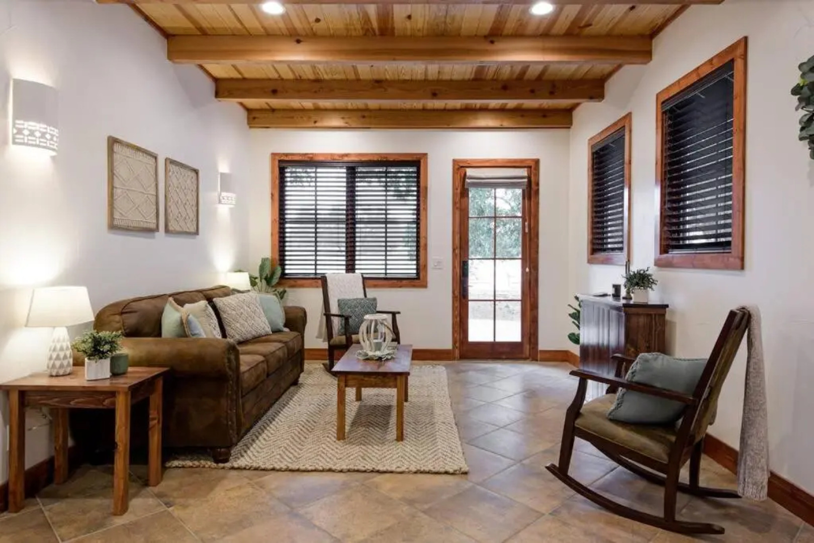 Little Dutch Cabin #2 -12 Min to Magnolia-Baylor