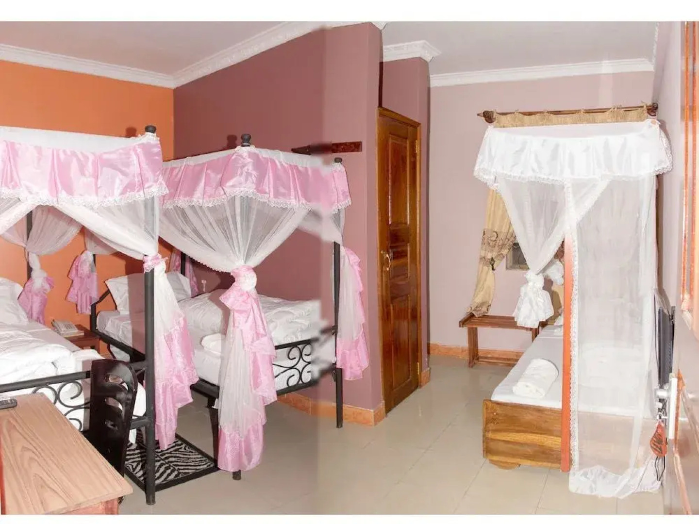 Arusha Giraffe Lodge