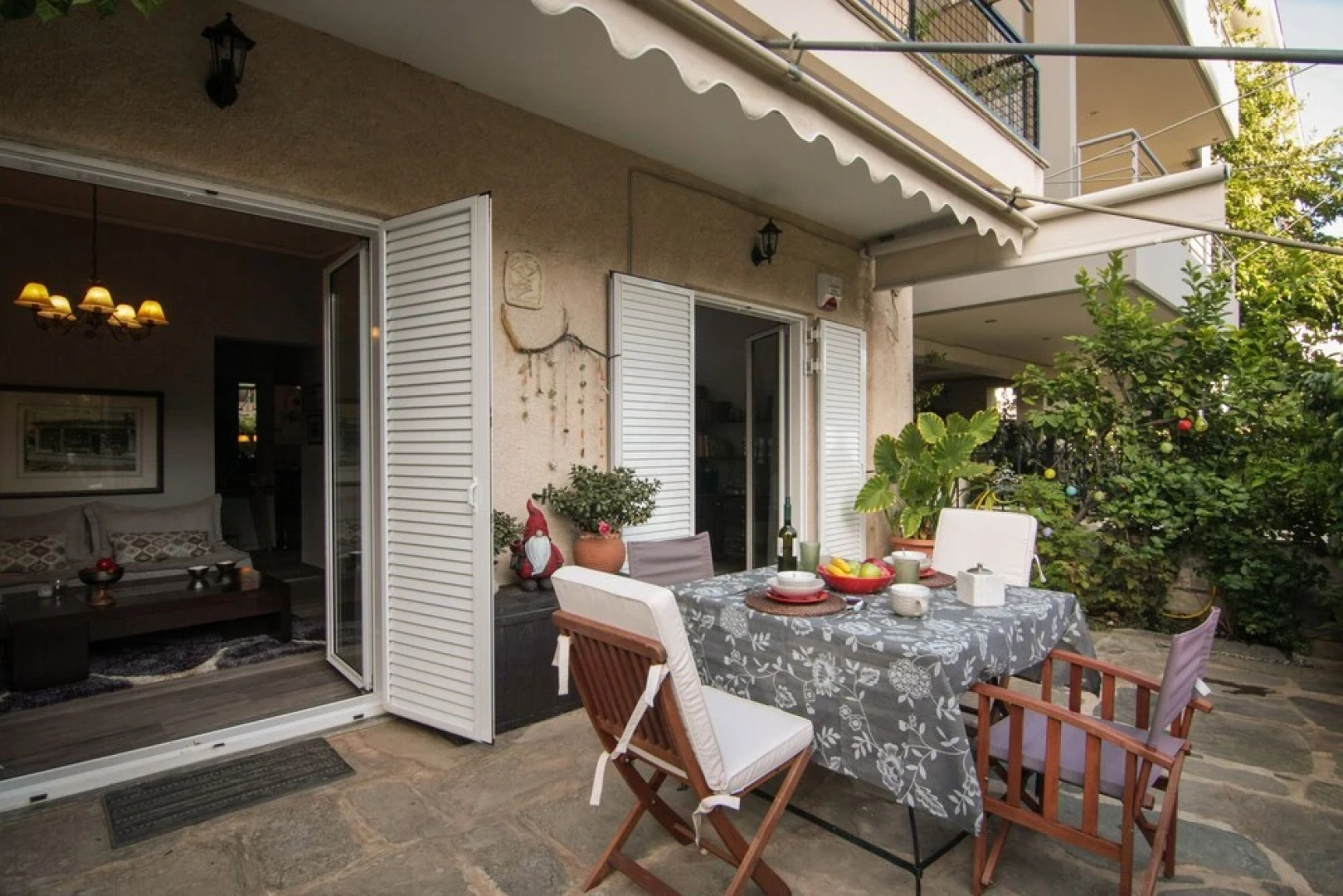 Athens Classic Retro Home