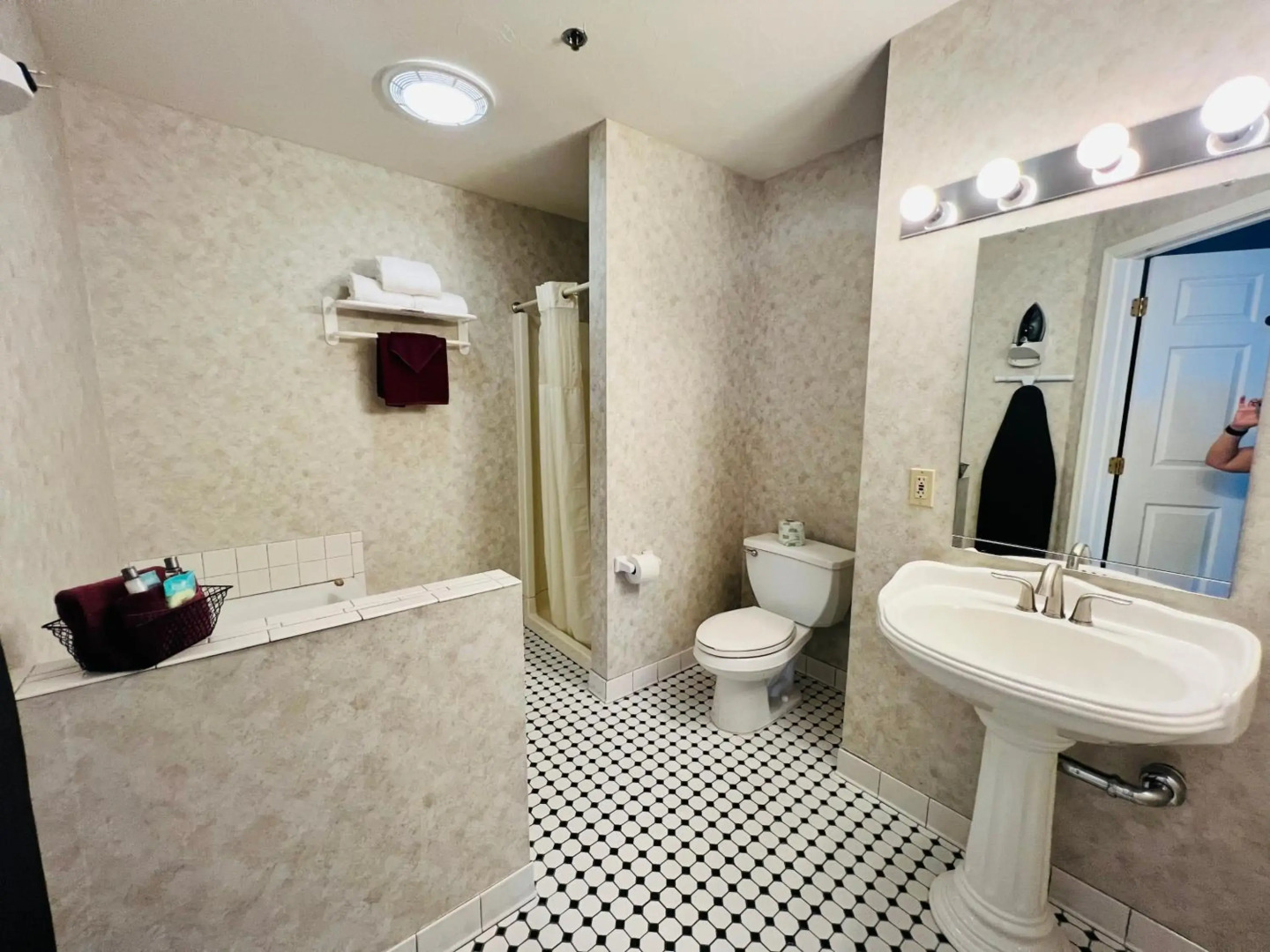 Inn at Cemetery Hill