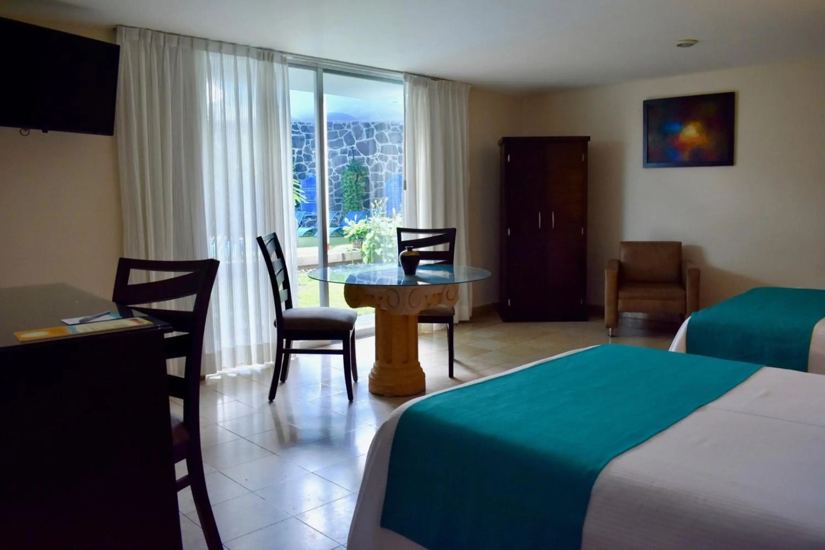 Country Hotel and Suites