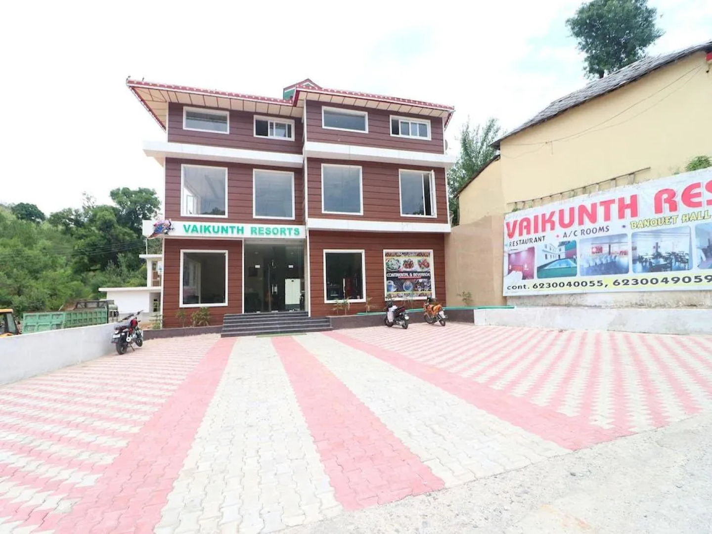 OYO 44370 Vaikunth Resort