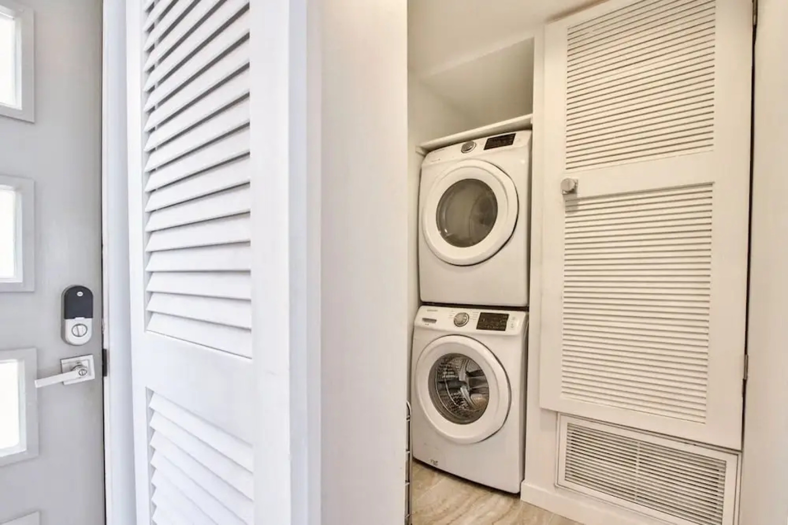 78155c37 1 Bedroom Condo