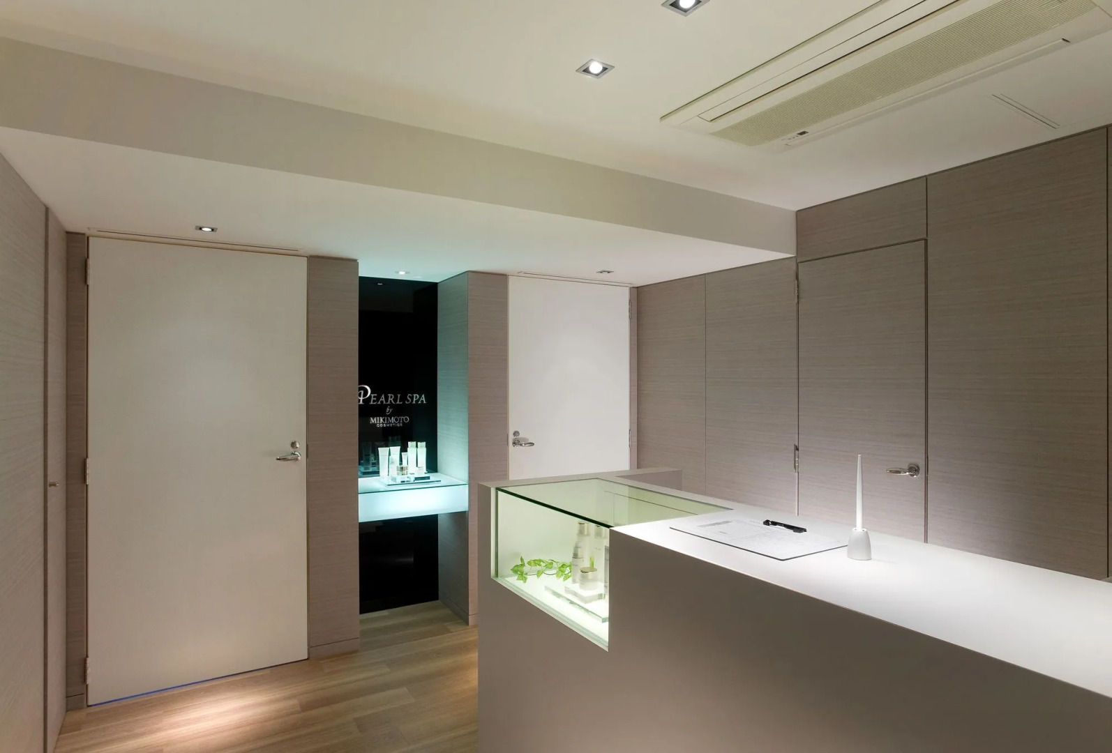 Toba Hotel International