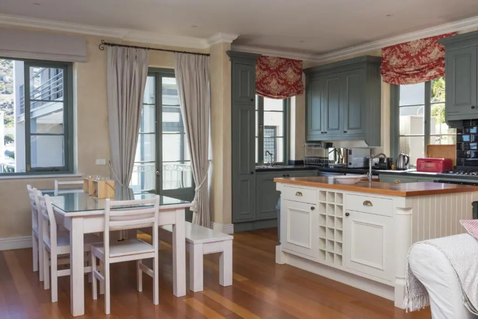 The Majestic Apartments