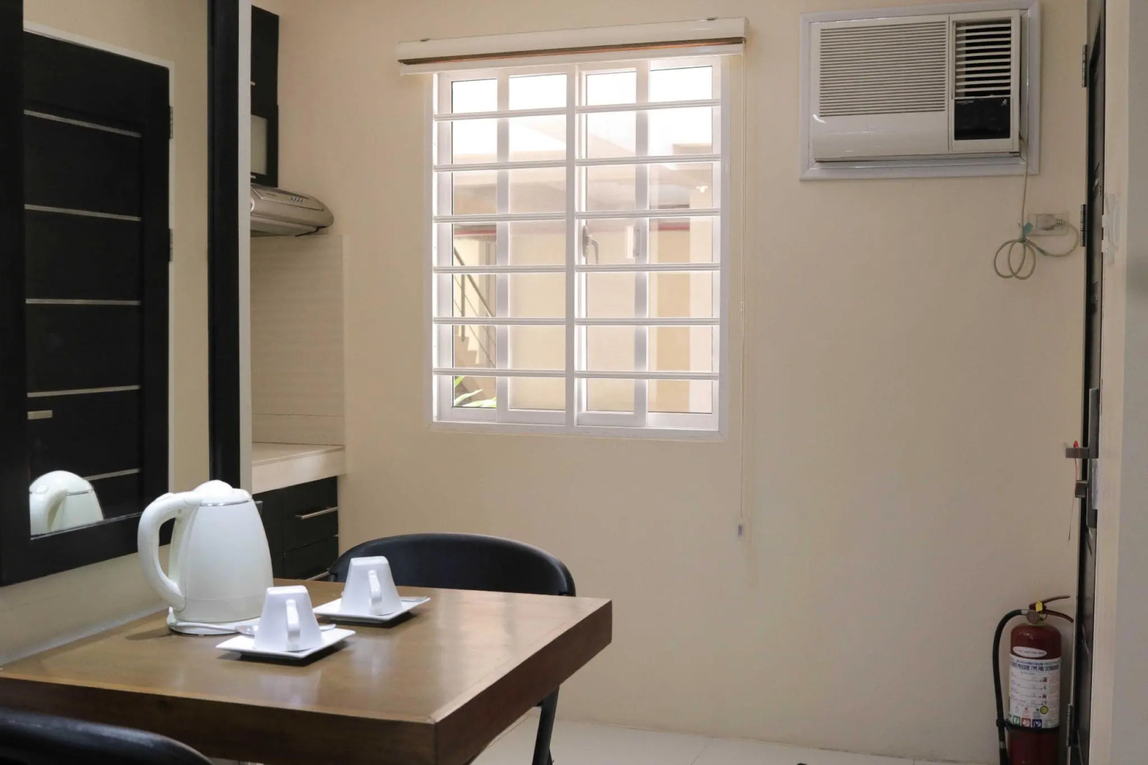 RedDoorz @ Grand Apartelle Hernan Cortes Cebu