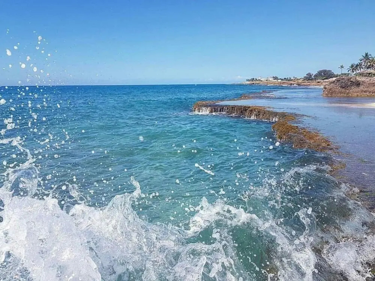 Rock Side Beach Villa