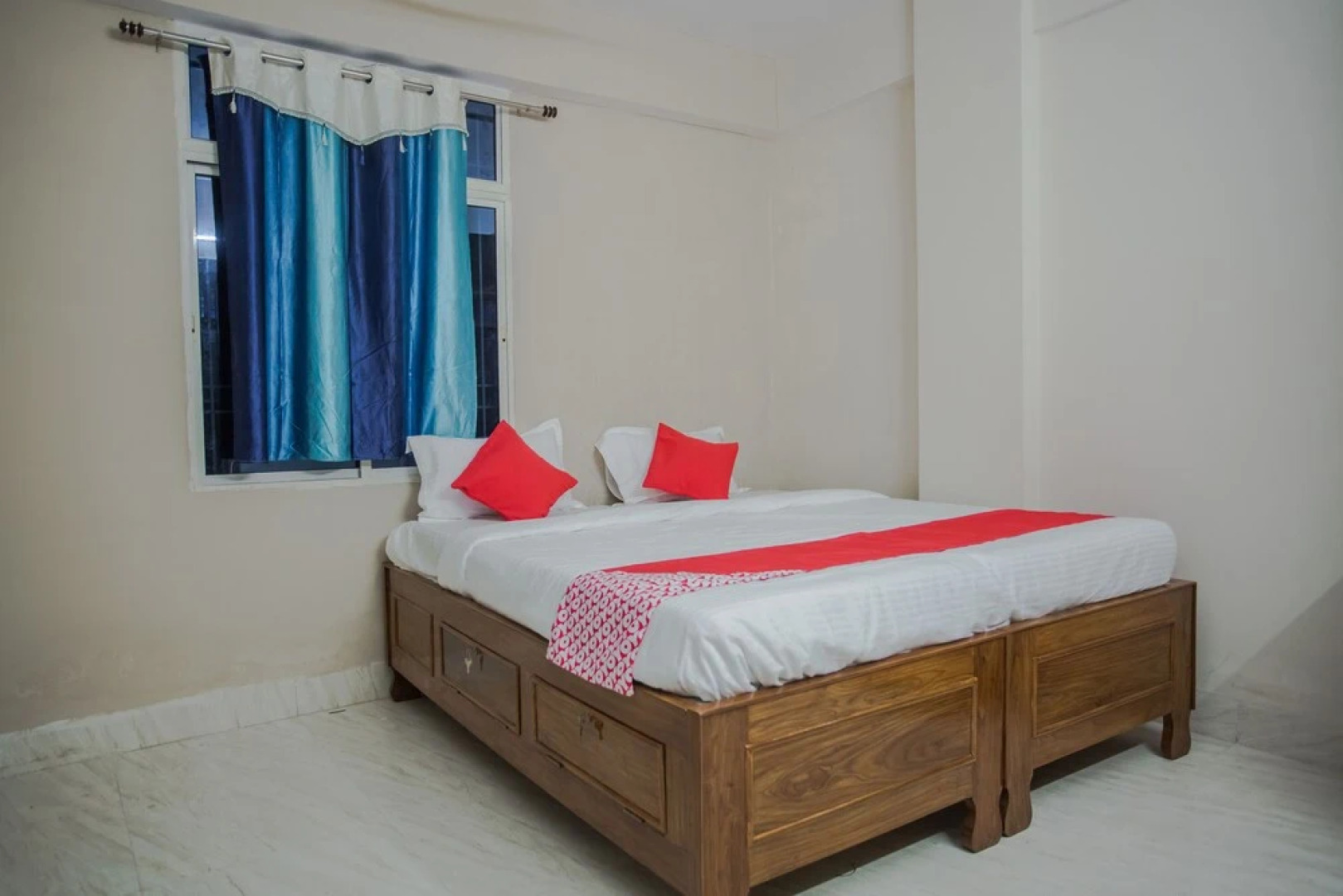 OYO 18293 Dream Homes