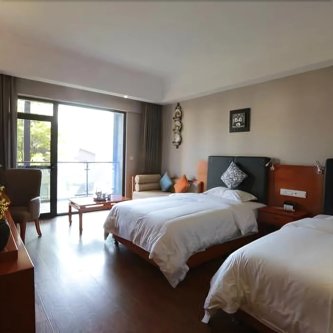 Qiliping Peninsula Hotel