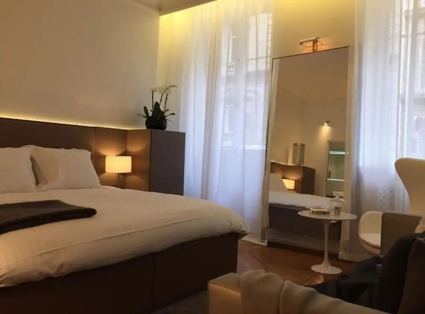 Cirque Deluxe Studio Apartment